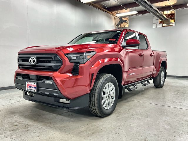 2025 Toyota Tacoma SR5's photo