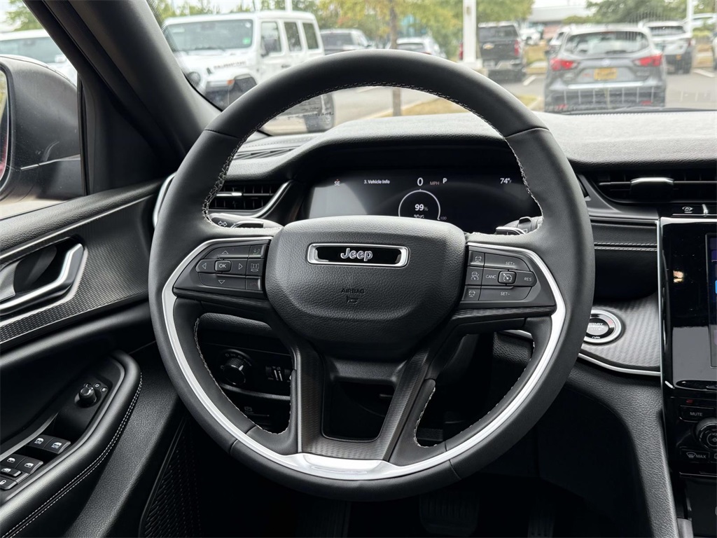 2025 Jeep Grand Cherokee Laredo photo 18
