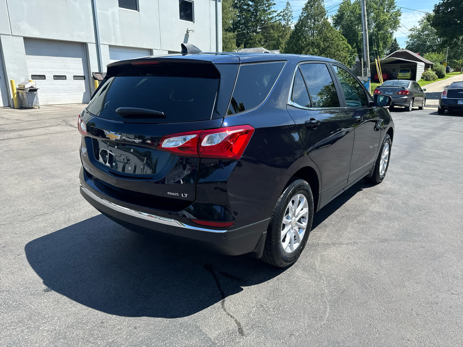2021 Chevrolet Equinox LT photo 3