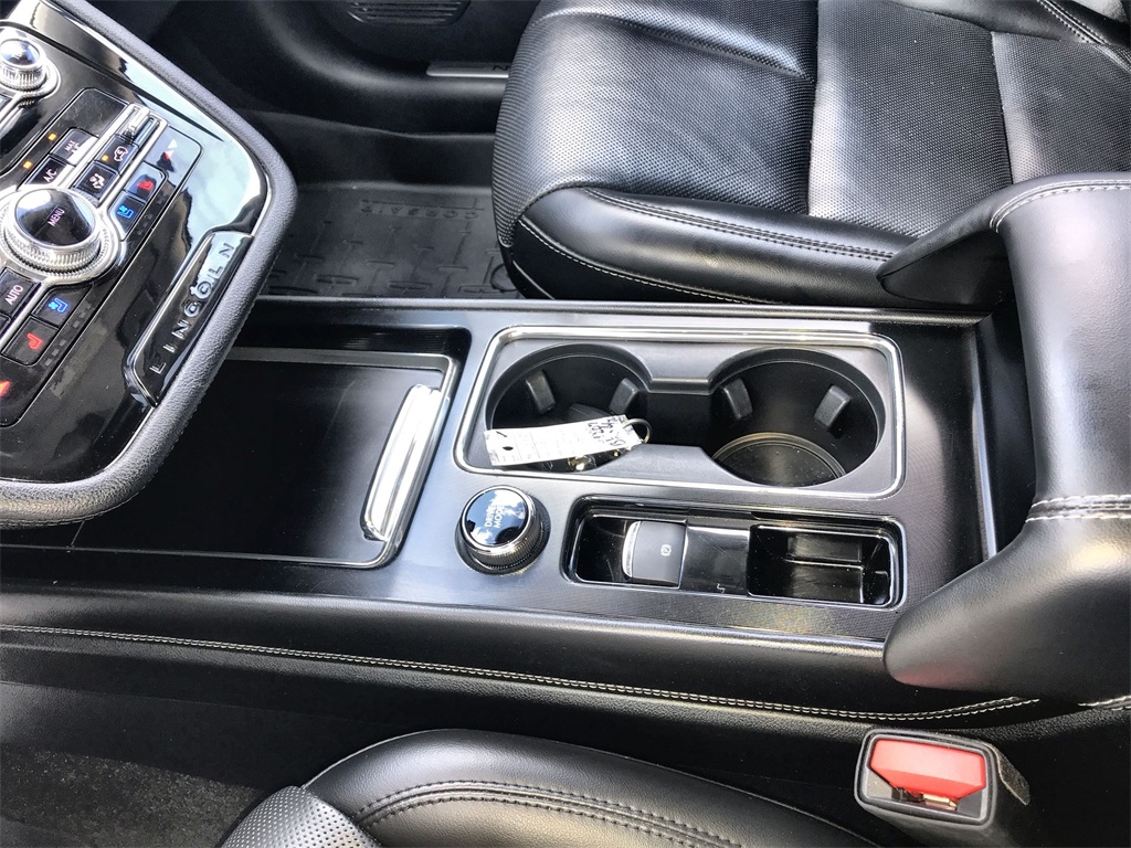2021 Lincoln Corsair Standard photo 21