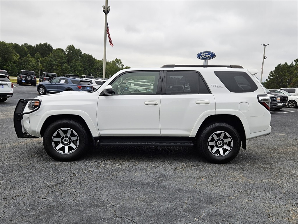 2022 Toyota 4Runner TRD Off-Road photo 4