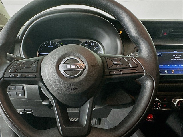 2025 Nissan Kicks Play S photo 14