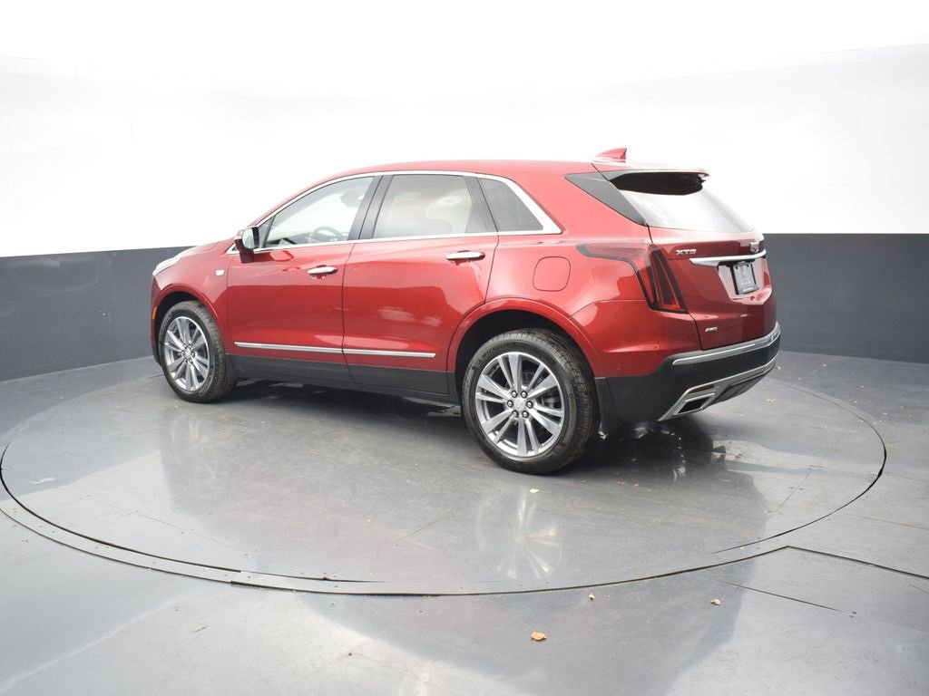 2022 Cadillac XT5 Premium Luxury photo 2