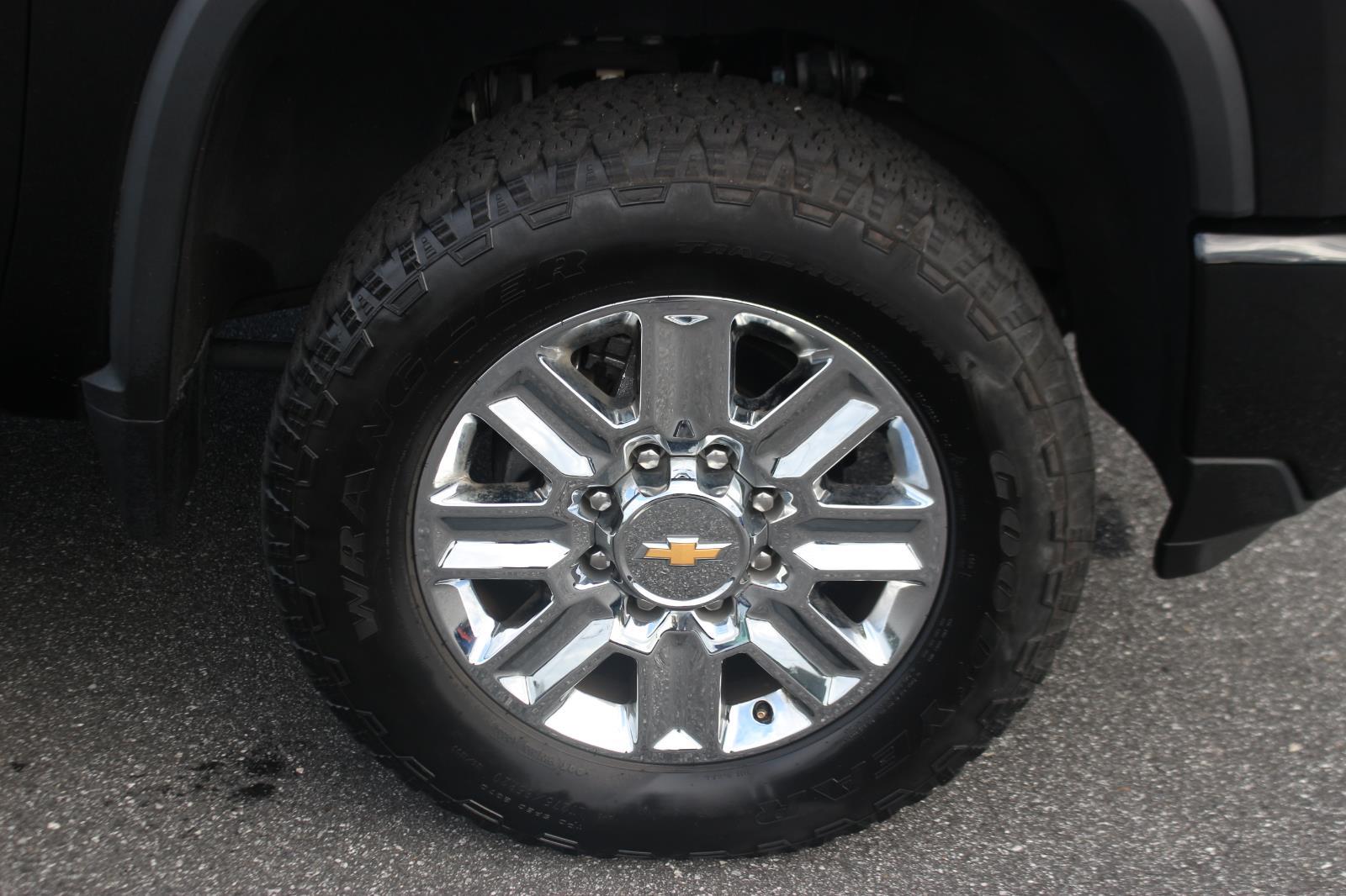 2024 Chevrolet Silverado 3500HD High Country photo 37