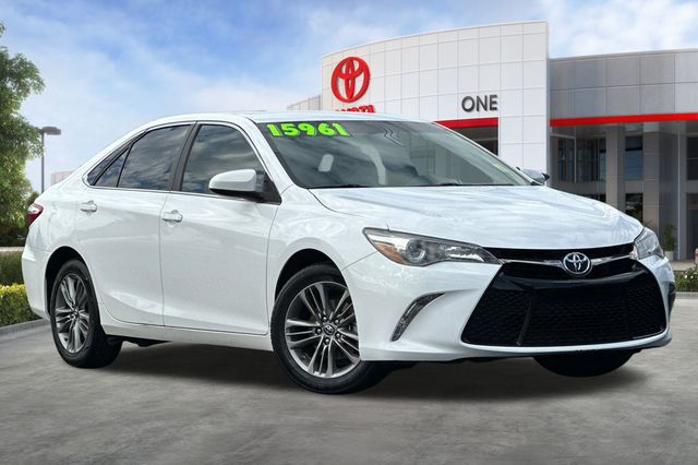 Used 2017 Toyota Camry SE with VIN 4T1BF1FK8HU327946 for sale in Oakland, CA
