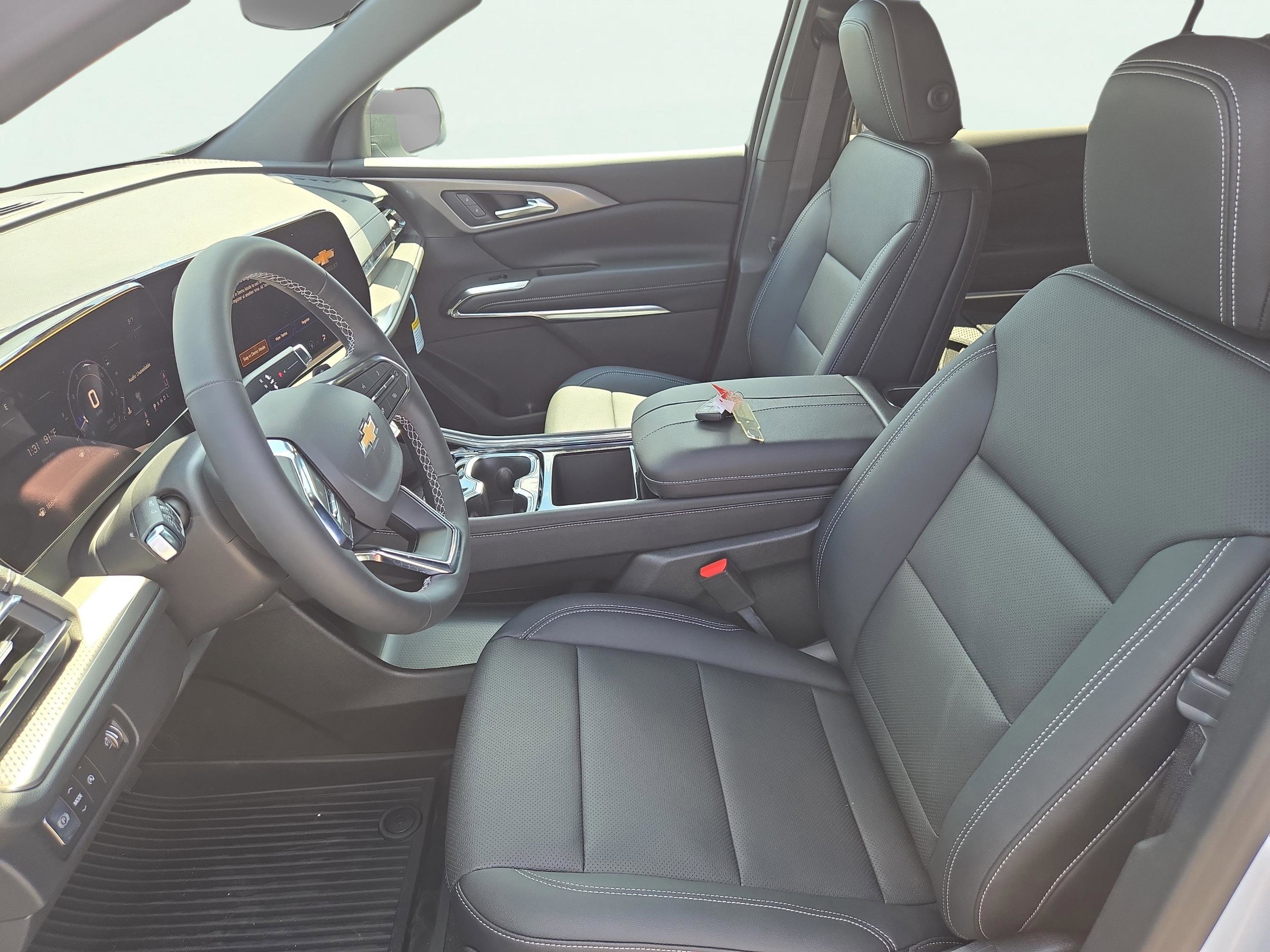 2026 Chevrolet Traverse photo 13