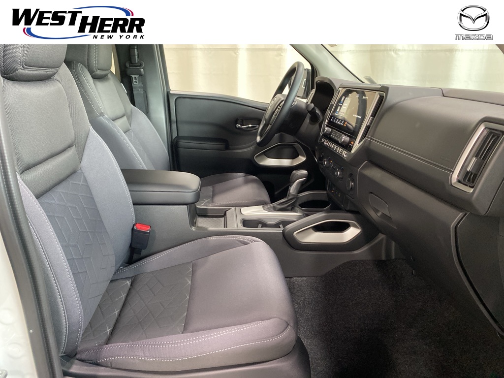 2025 Nissan Frontier SV photo 14
