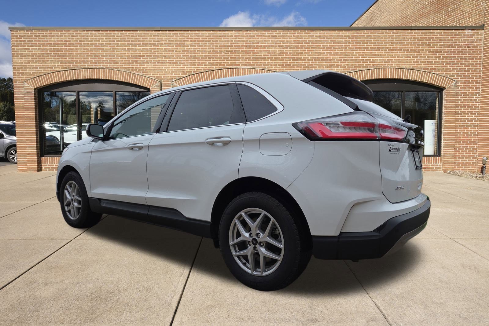 2024 Ford Edge SEL photo 4