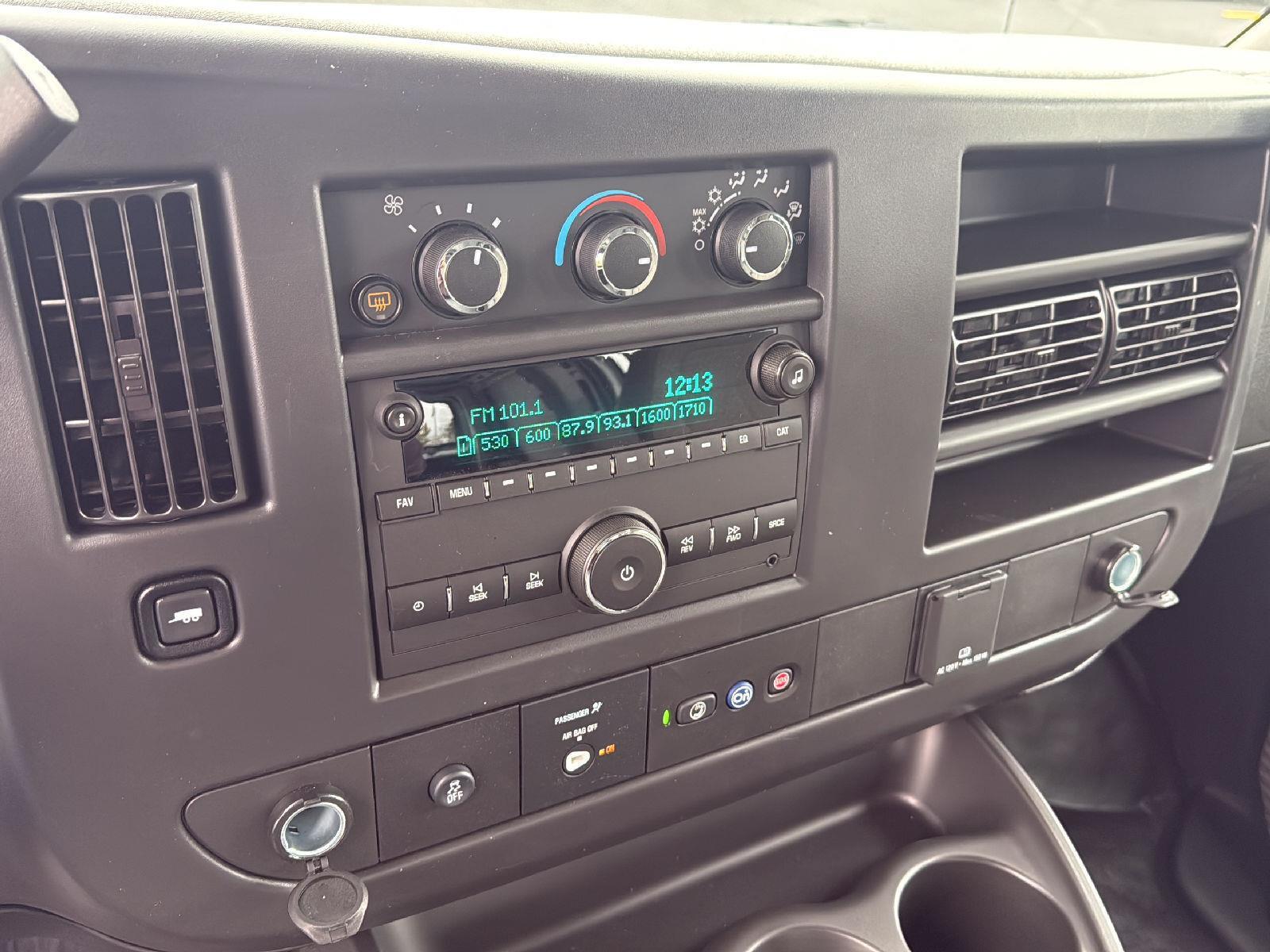 2024 Chevrolet Express Cargo Van 2500 photo 9