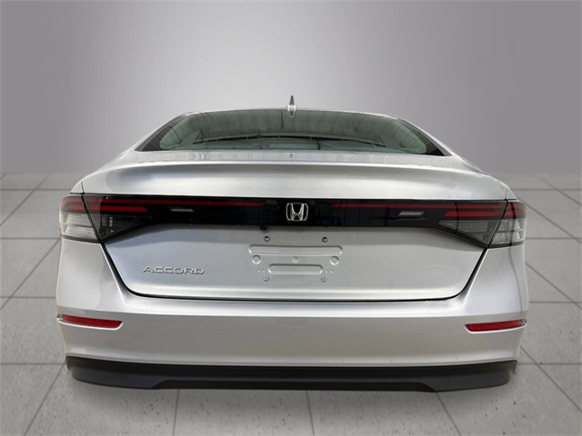 2025 Honda Accord LX photo 4