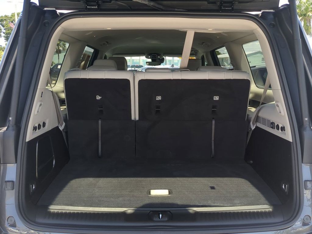 2023 Jeep Wagoneer Series II photo 13