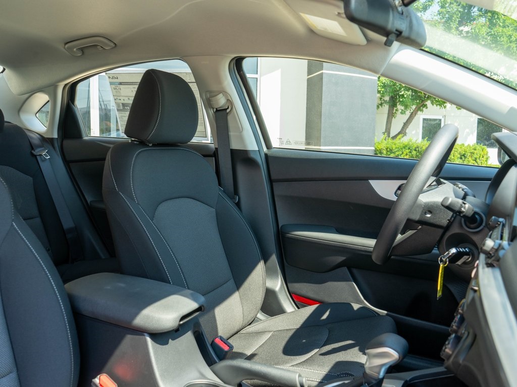 2024 Kia Forte LXS photo 11