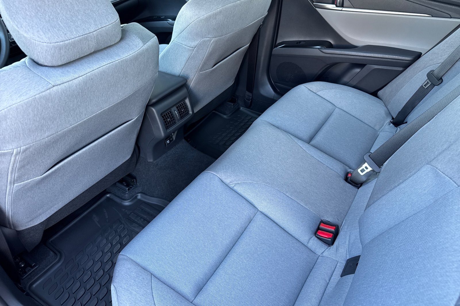 2026 Toyota Camry LE photo 3