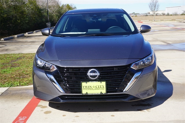 2025 Nissan Sentra SV photo 2