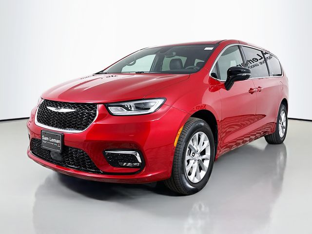 2026 Chrysler Pacifica photo 3