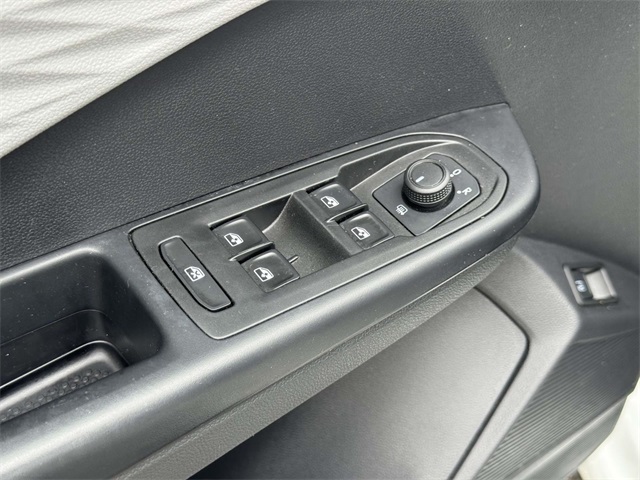 2022 Volkswagen Taos S photo 27