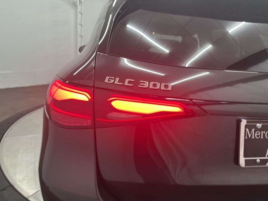 2026 Mercedes Benz GLC 300 photo 26