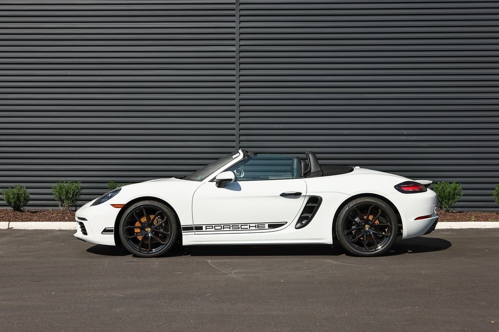 2024 Porsche Boxster photo 2