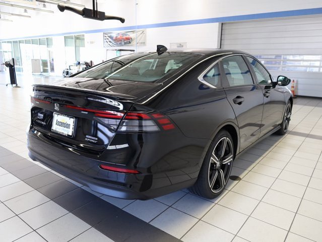 2025 Honda Accord Hybrid Sport photo 2