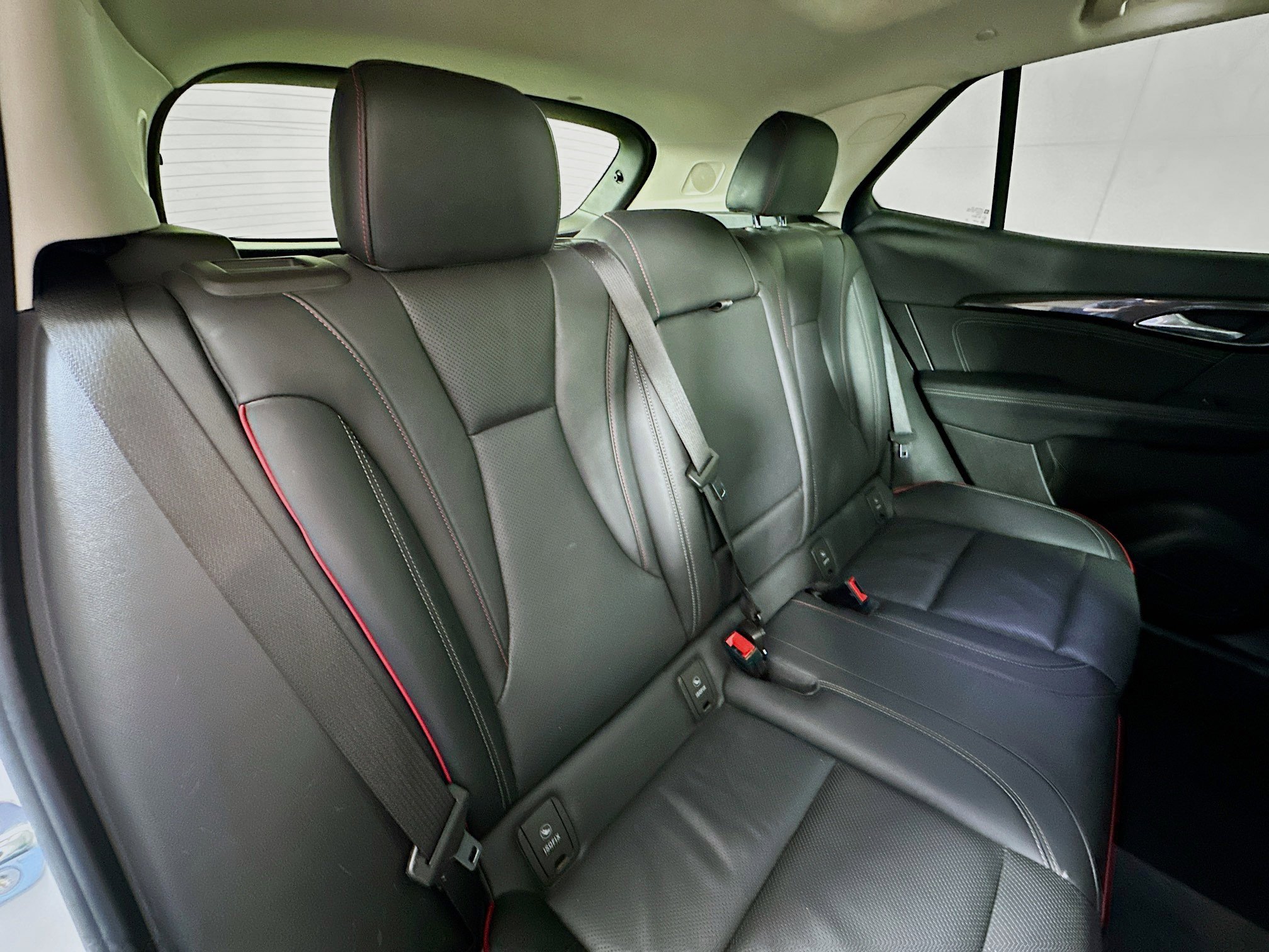 2023 Buick Envision Essence photo 25