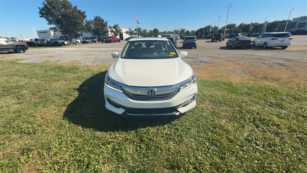 2016 Honda Accord EX-L photo 2