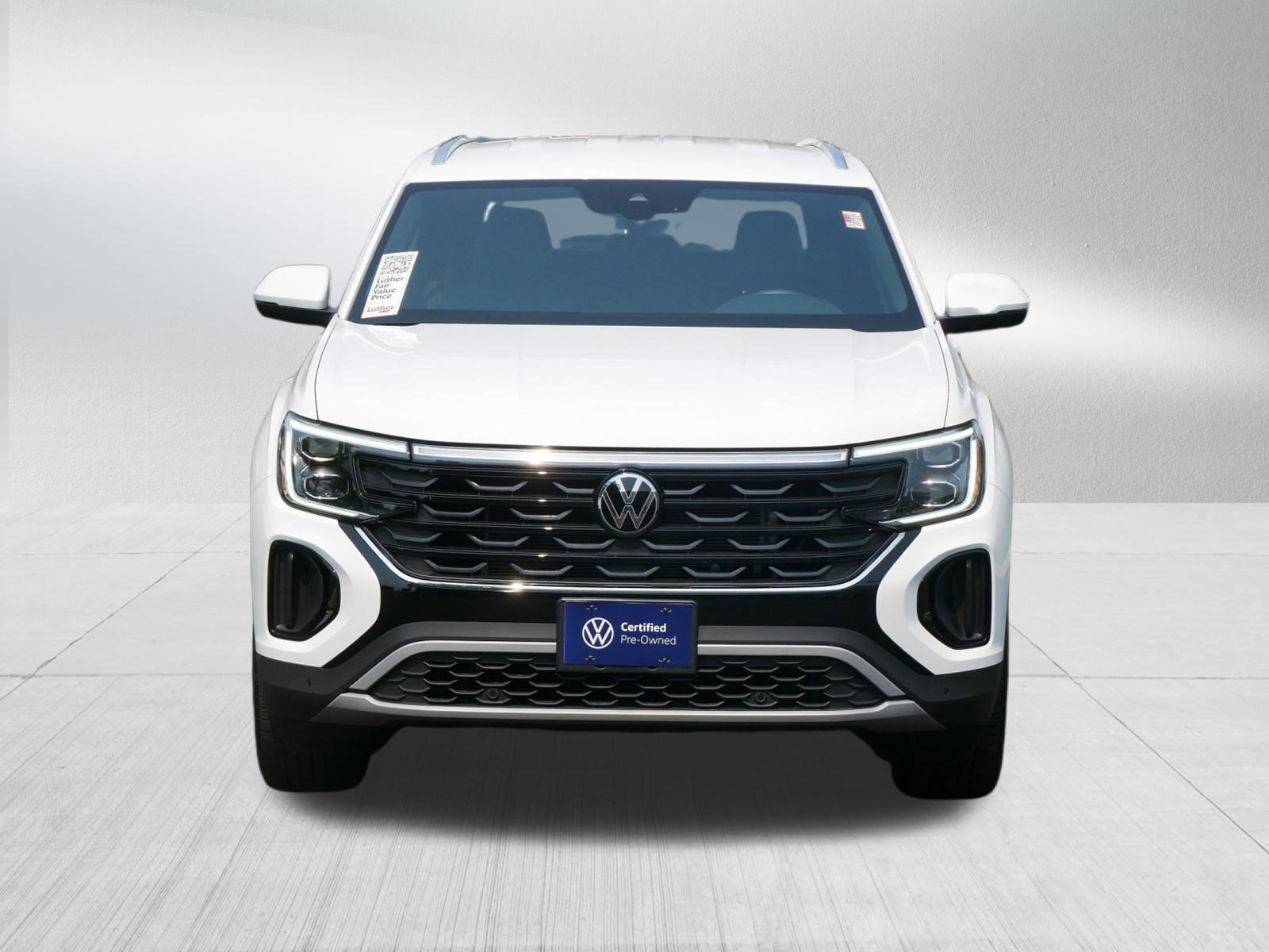 2024 Volkswagen Atlas Cross Sport SE Technology photo 2