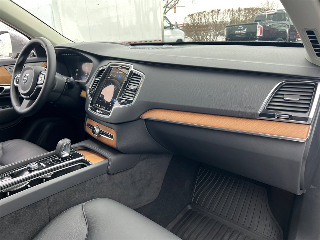 2023 VOLVO XC90 - Image 36