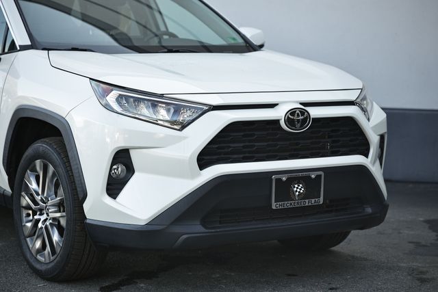 2021 Toyota RAV4 XLE Premium photo 2