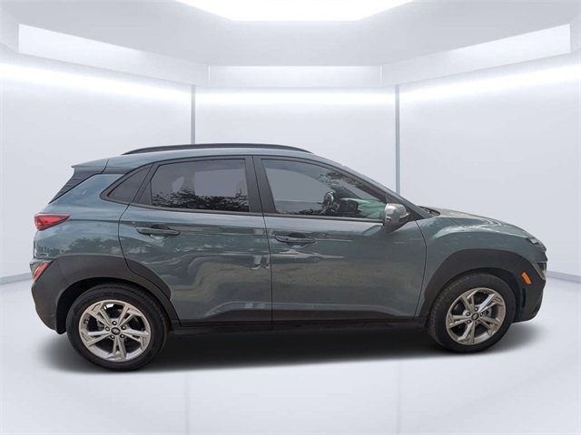 2022 Hyundai Kona SEL photo 2