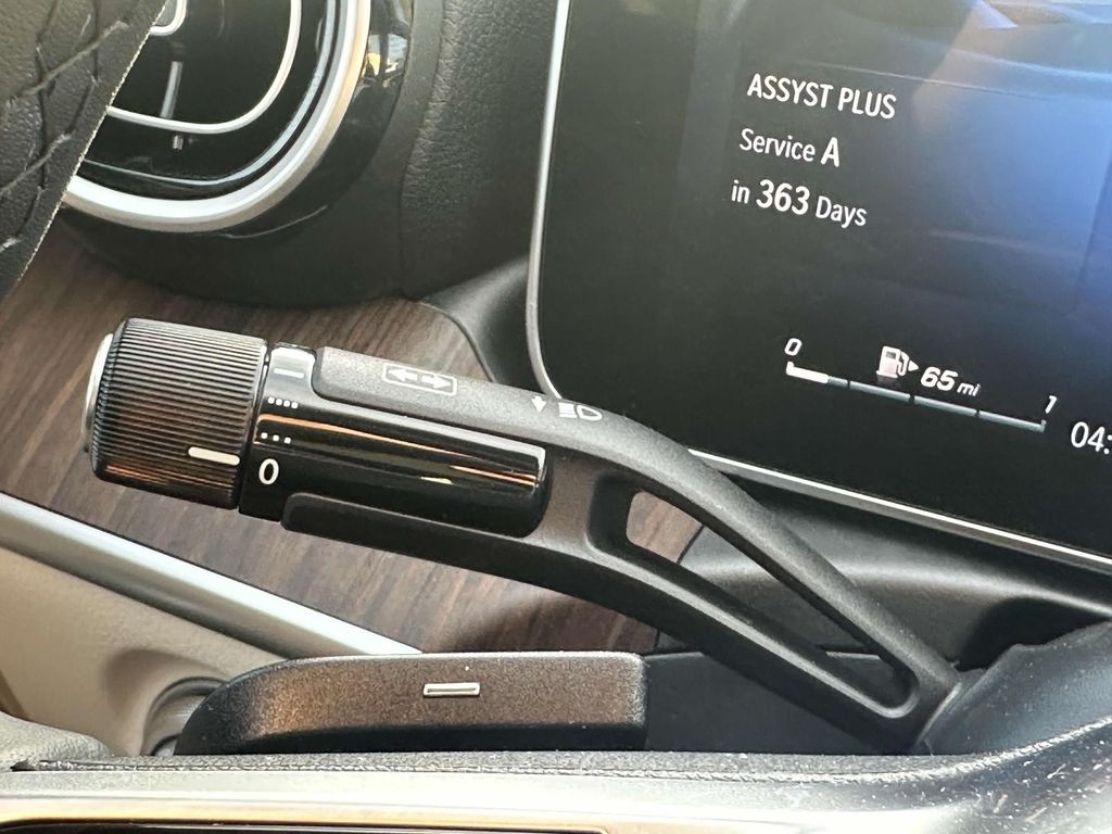 2025 Mercedes Benz C 300 photo 18