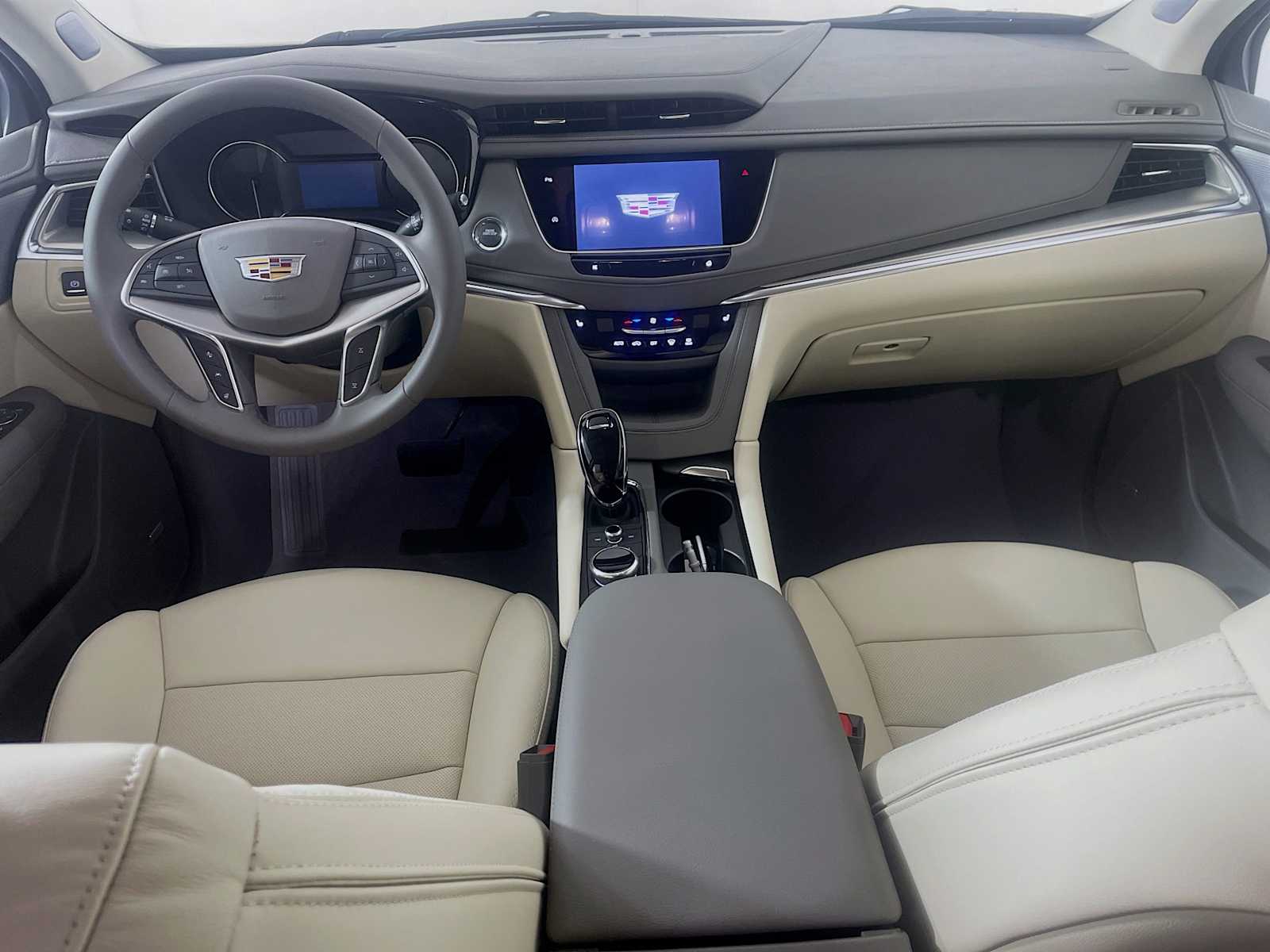 2025 Cadillac XT5 Premium Luxury photo 3