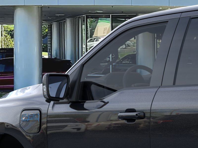 2025 Ford F-150 Lightning Lariat photo 19