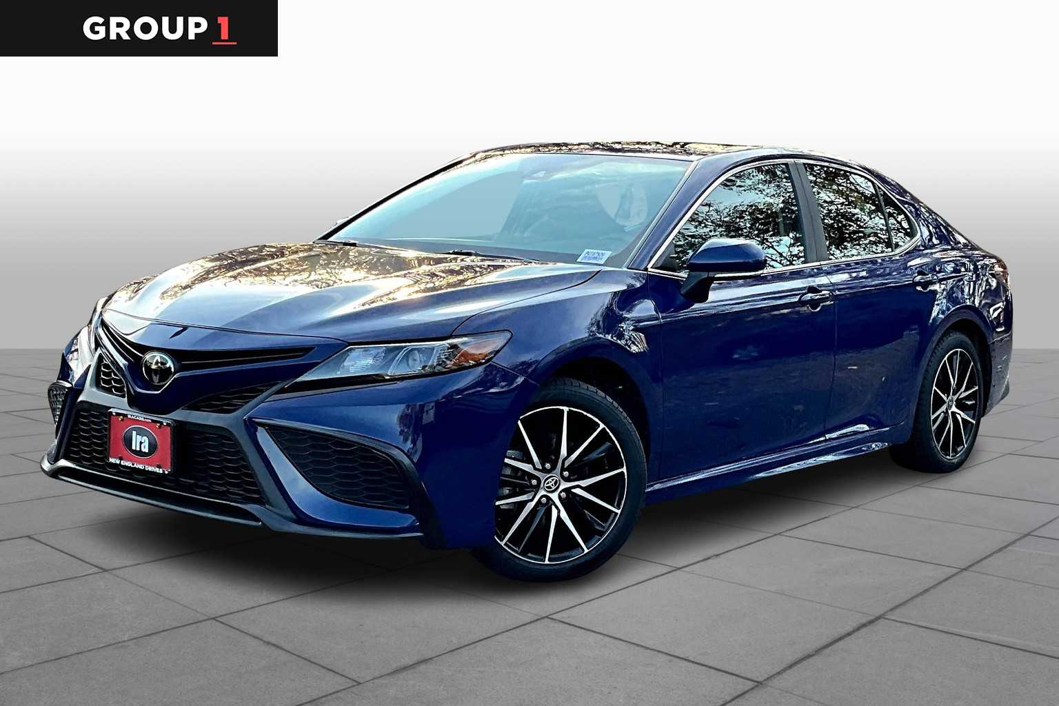 2023 Toyota Camry SE's photo