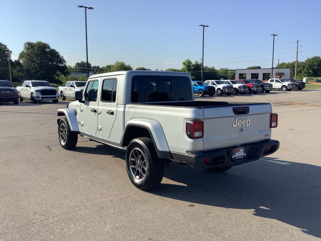 2023 Jeep Gladiator Overland photo 5