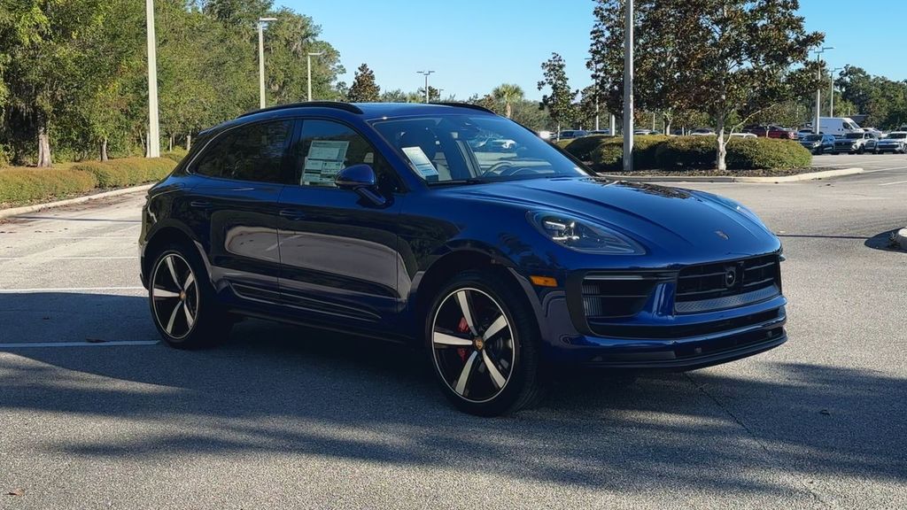 2026 Porsche Macan S photo 2