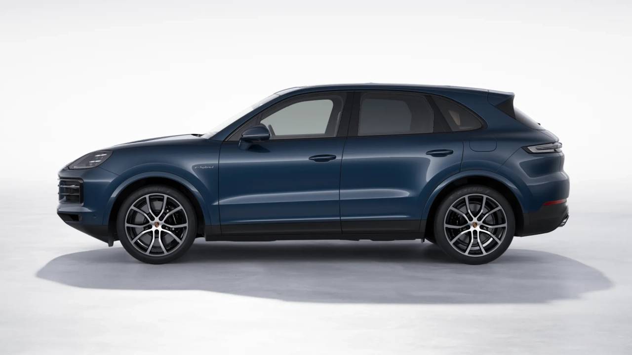 2026 Porsche Cayenne S E-Hybrid photo 2