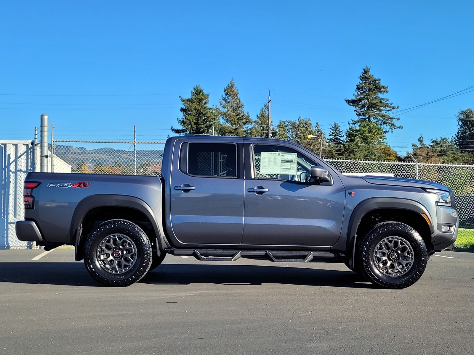 2026 Nissan Frontier PRO-4X photo 4