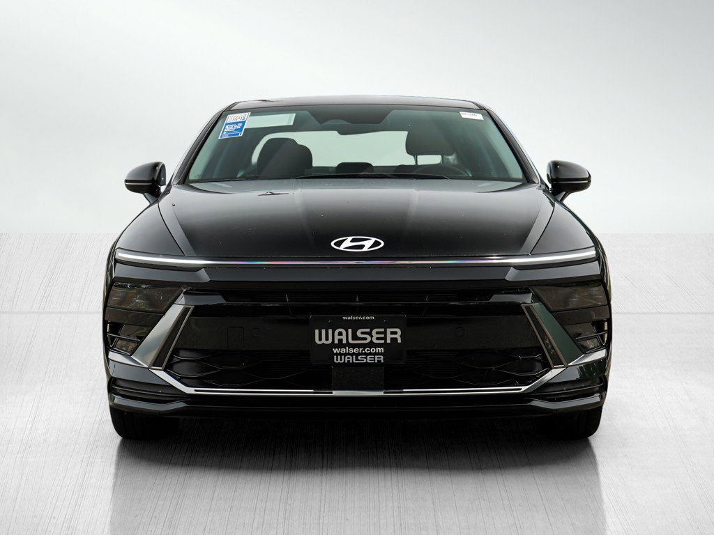 2025 Hyundai Sonata SEL photo 2