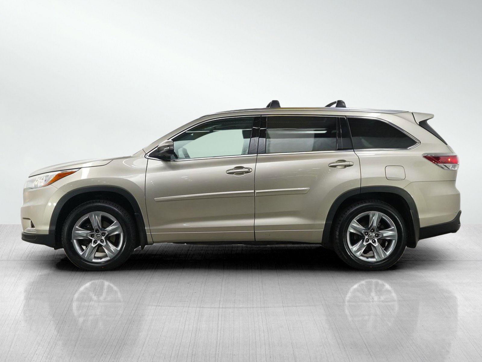 Used 2014 Toyota Highlander Limited Platinum with VIN 5TDDKRFH2ES061898 for sale in Bloomington, Minnesota