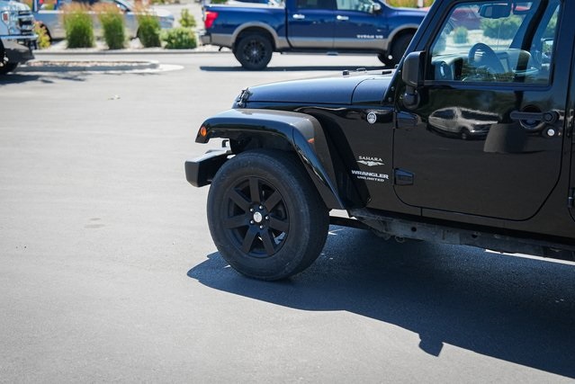 2015 Jeep Wrangler Unlimited Sahara photo 10