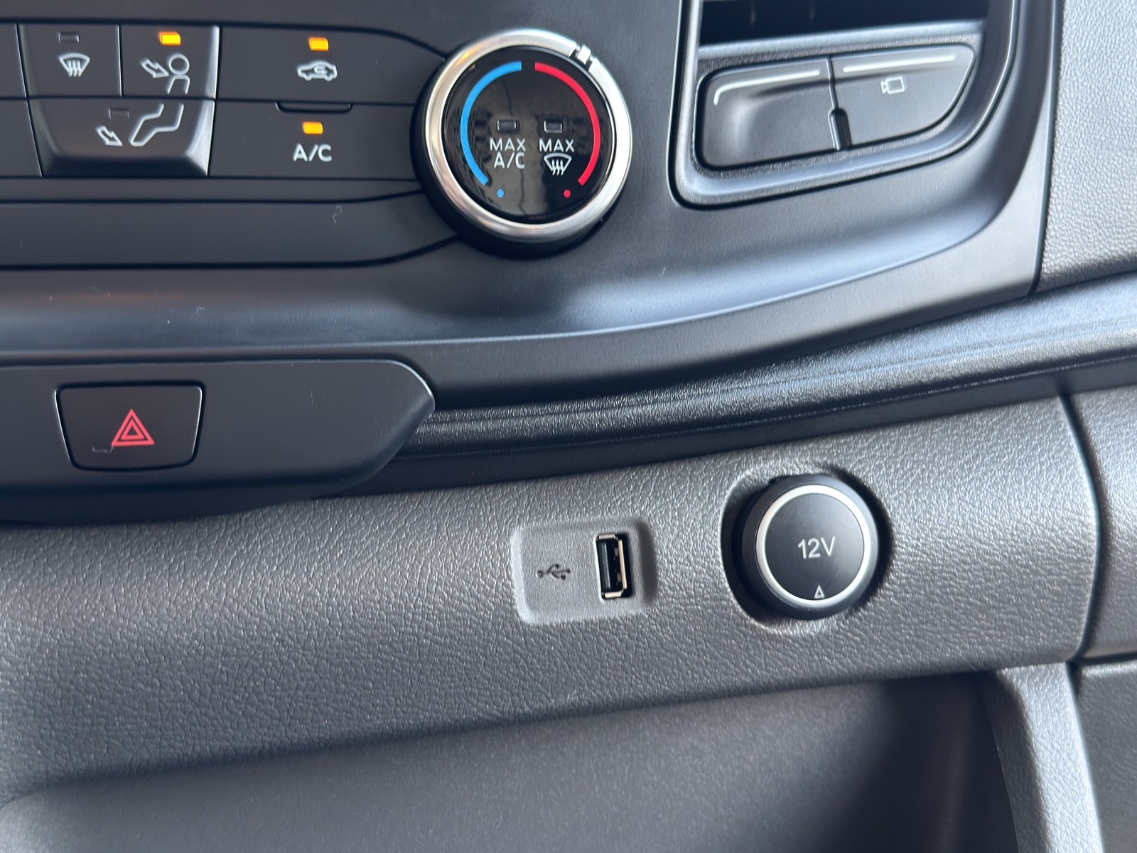2020 Ford Transit photo 23