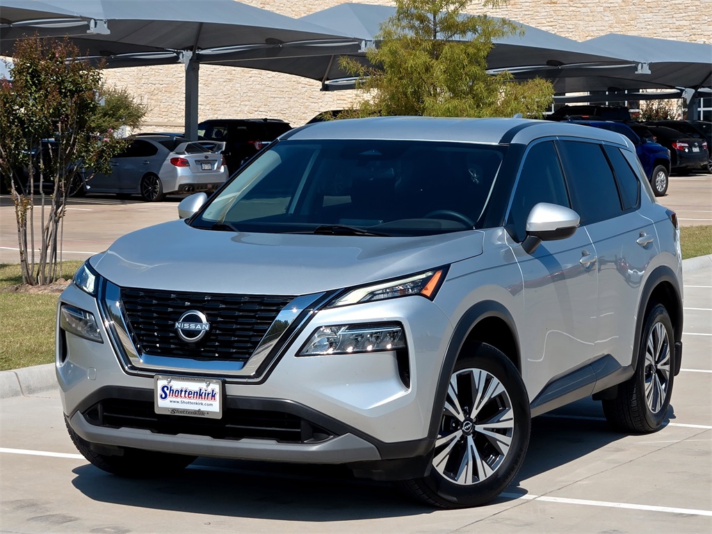 2022 Nissan Rogue SV photo 2