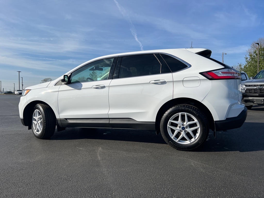 2022 Ford Edge SEL photo 31