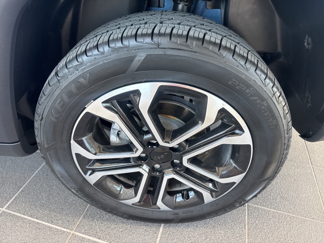 2023 Jeep Compass Limited photo 5