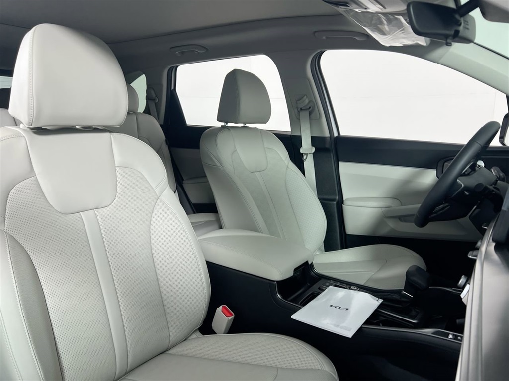 2025 Kia Sorento S photo 26