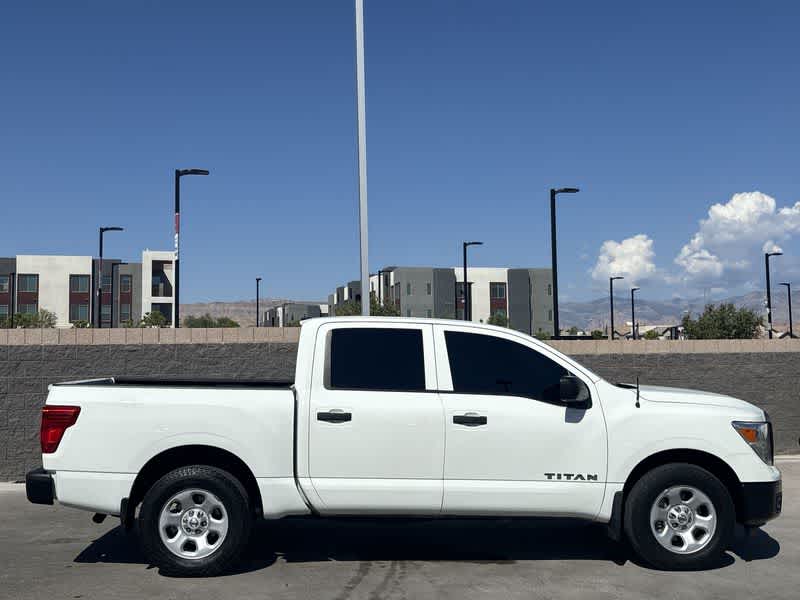 2017 Nissan Titan S photo 9