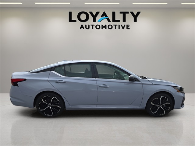 2024 Nissan Altima 2.5 SR photo 5