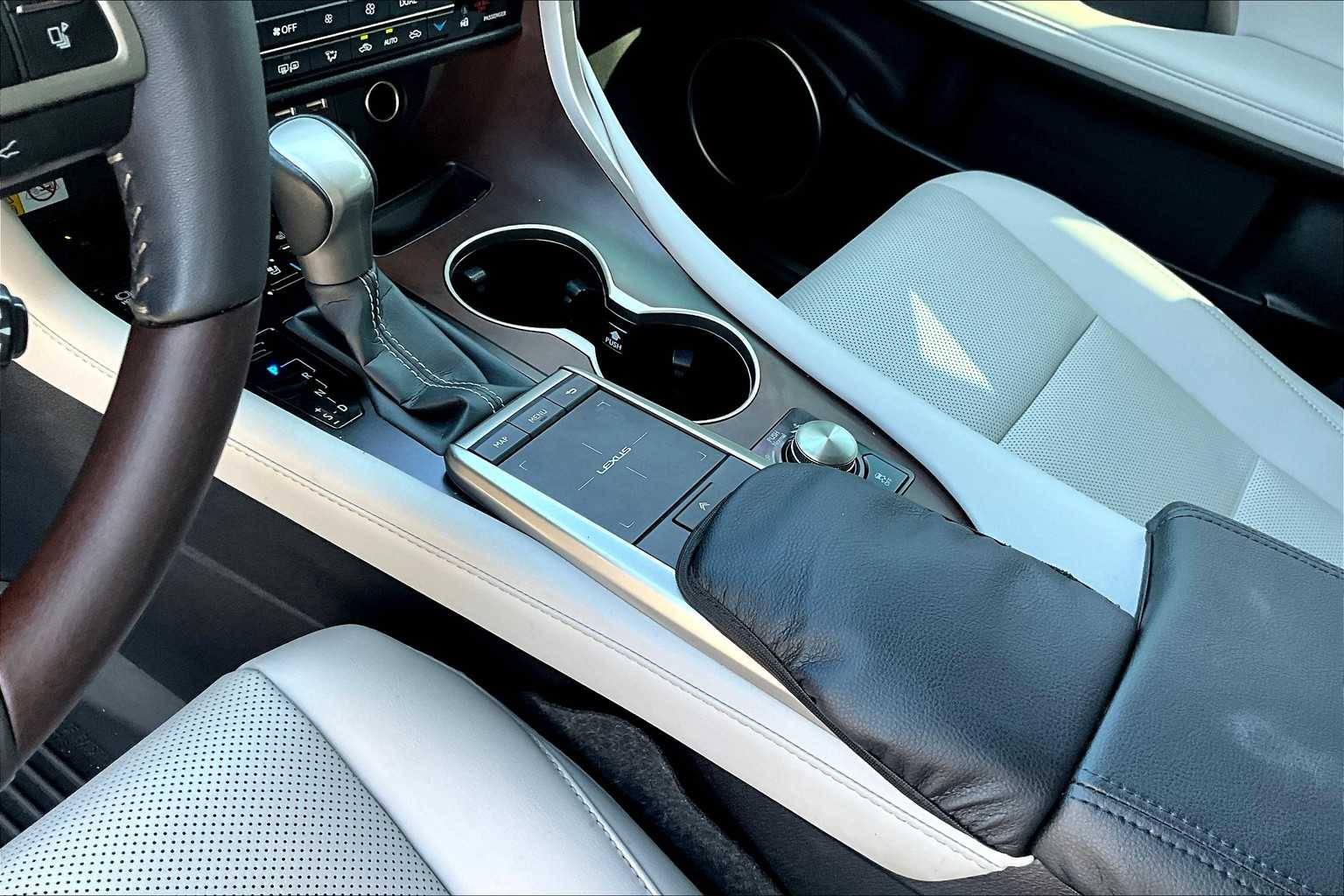 2022 Lexus RX Premium photo 16
