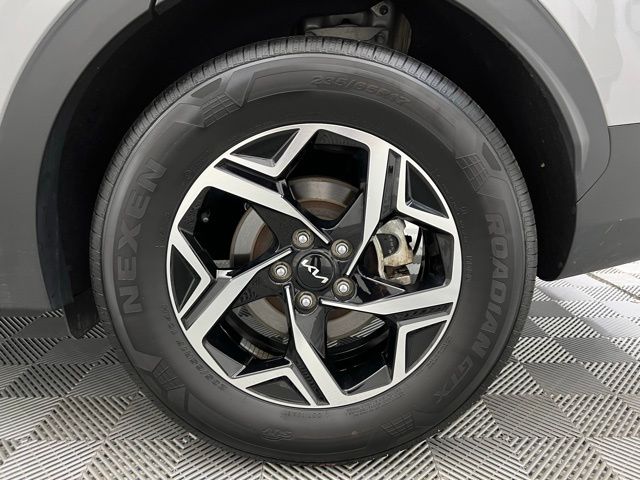 2024 Kia Sportage LX photo 36