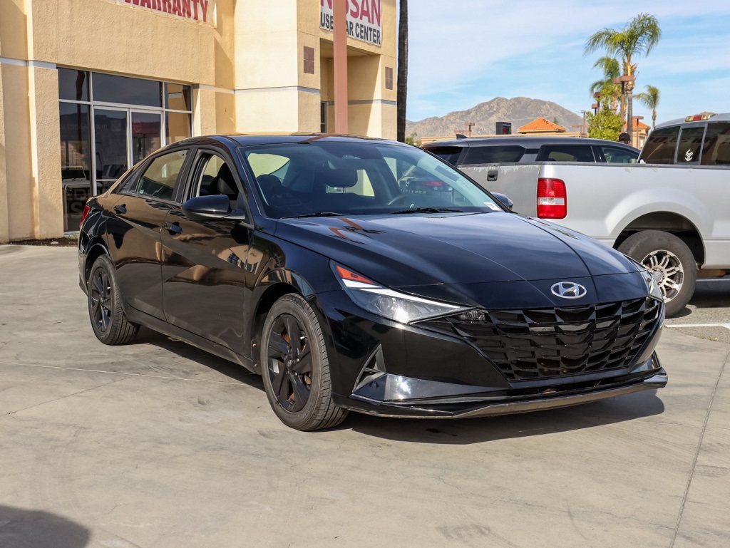 Used 2021 Black Hyundai SEL image 1